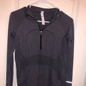 Lululemon Metal Vent Tech 1/2 Zip